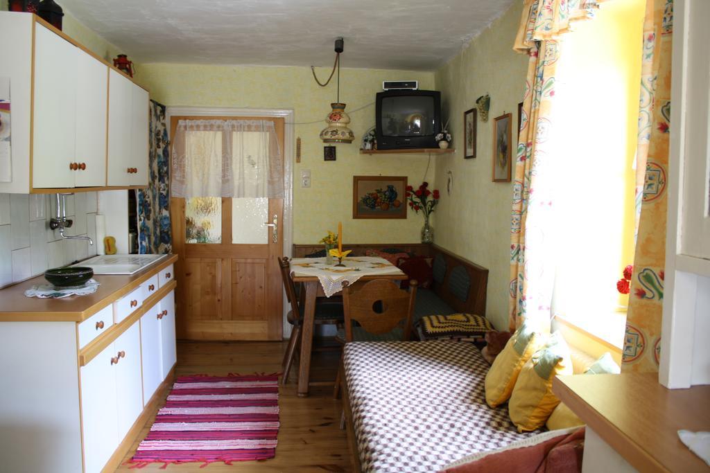 Weinbau-Gaestezimmer Martin Und Eva Maria Jamek Weissenkirchen in der Wachau Exterior foto